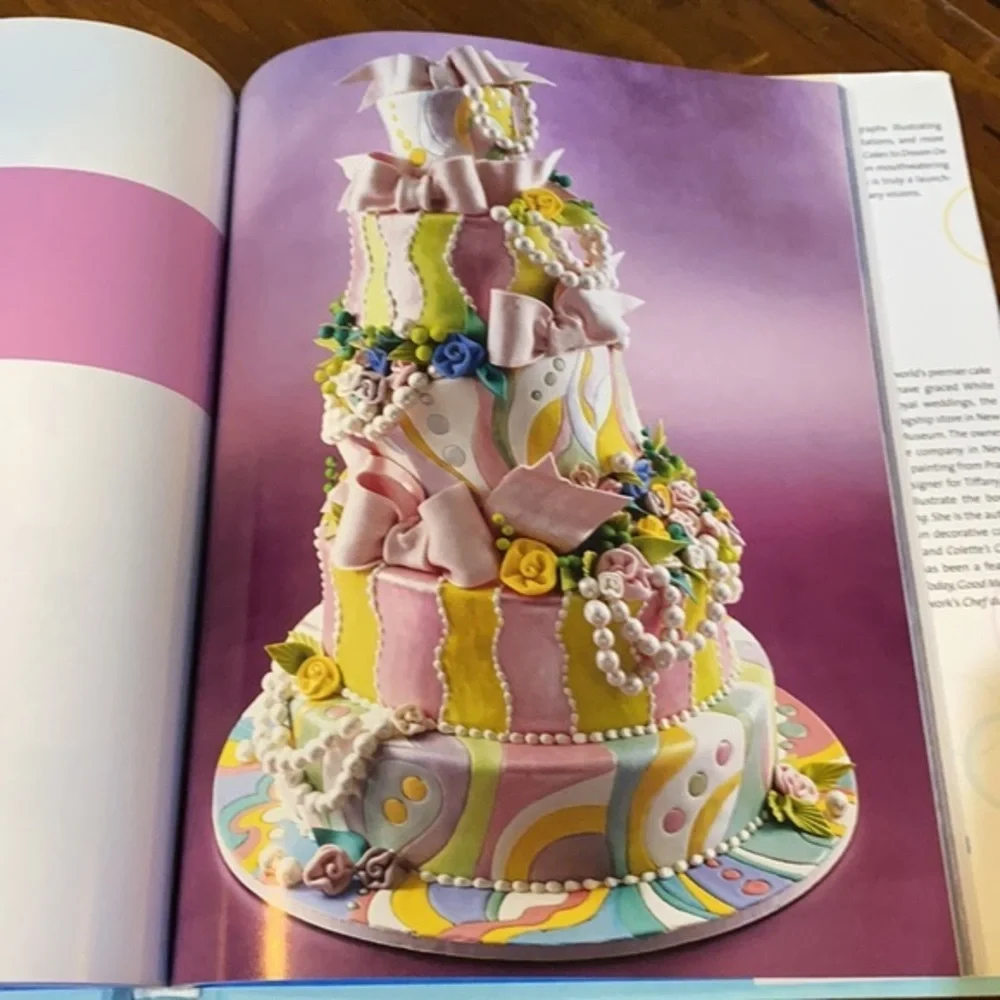 Cakes to Dream On: A Master Class in Decorating book‎ cake cookbook